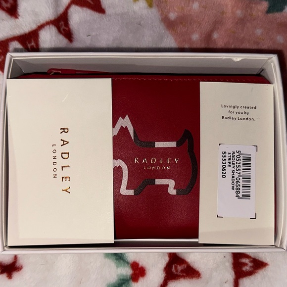 Great for a Gift π Radley London Red Wallet w/ Dog on it. NWT & comes w/ box. - Picture 13 of 14